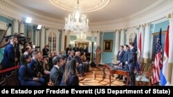 El secretario de Estado, Marco Rubio, en la firma del Memorando de Entendimiento para la Cooperación en el Análisis de Solicitudes de Asilo con Paraguay.